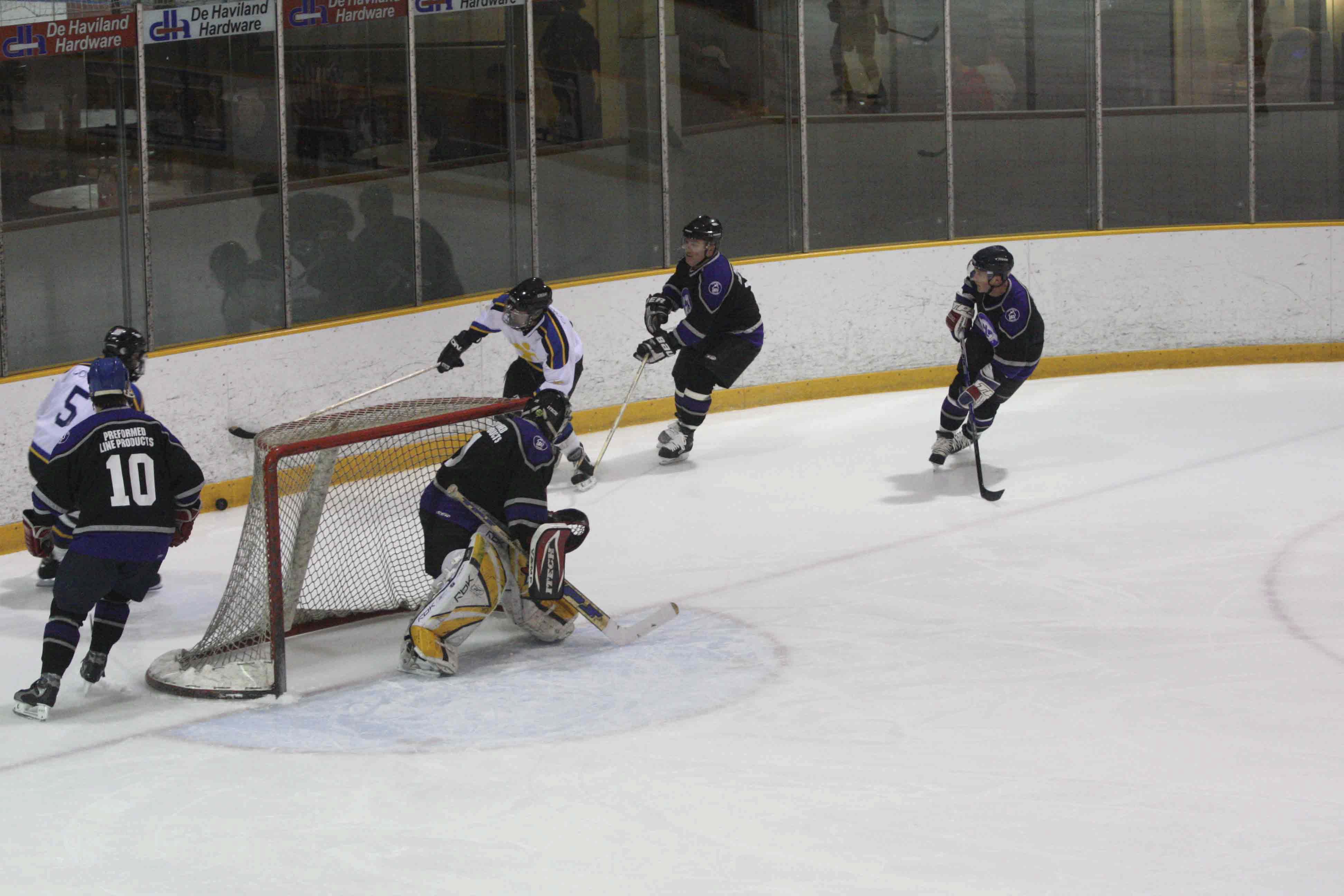 PHT_2009_On-The-Ice-480