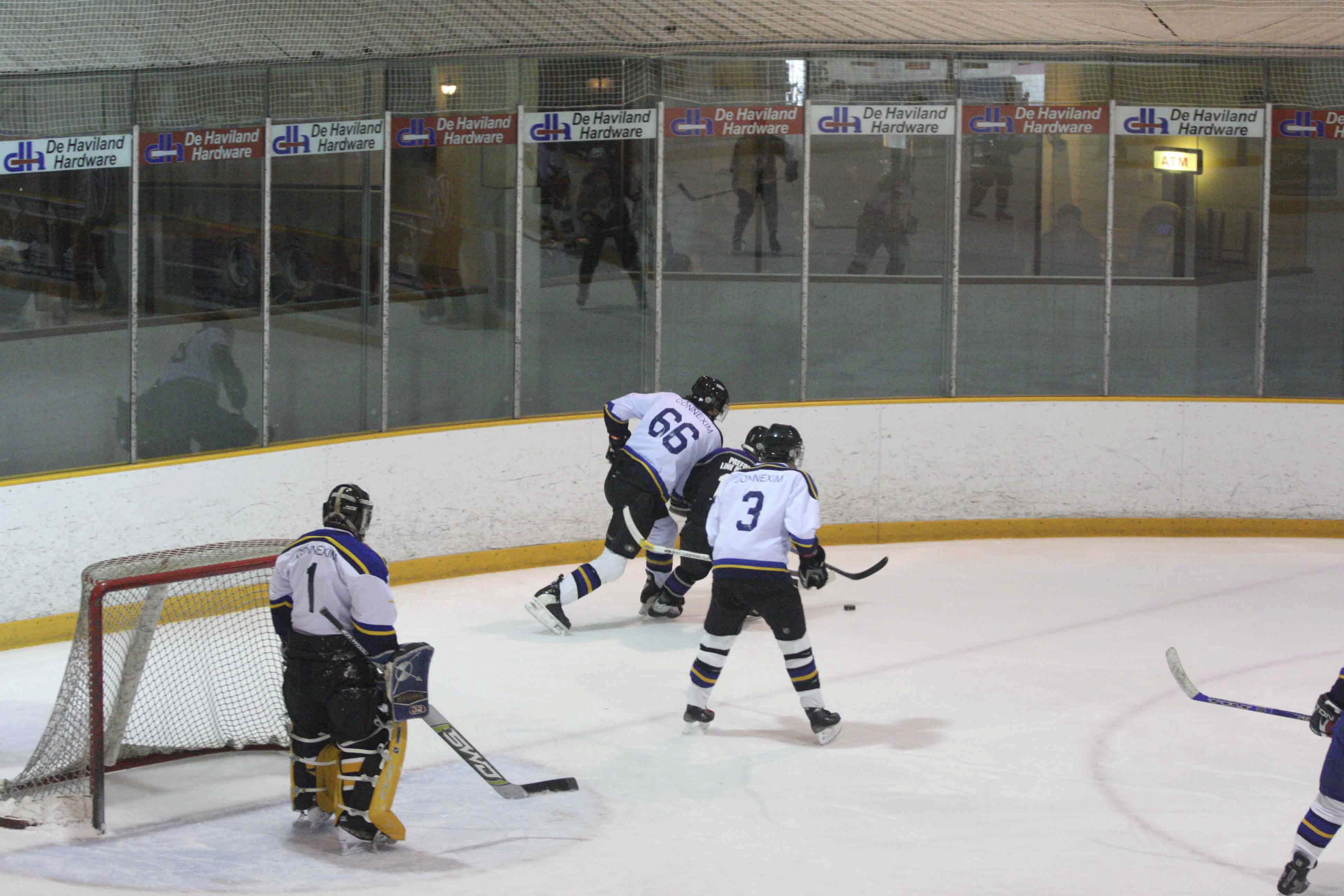 PHT_2009_On-The-Ice-582