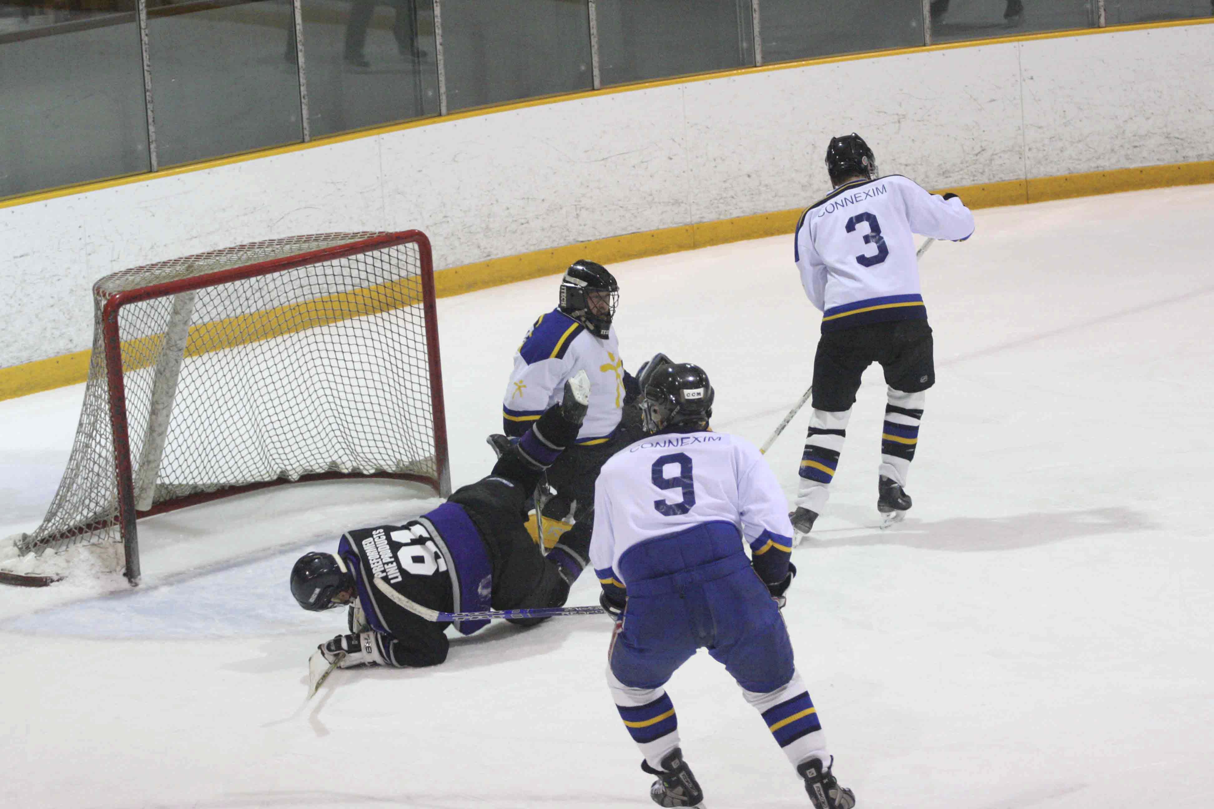 PHT_2009_On-The-Ice-673
