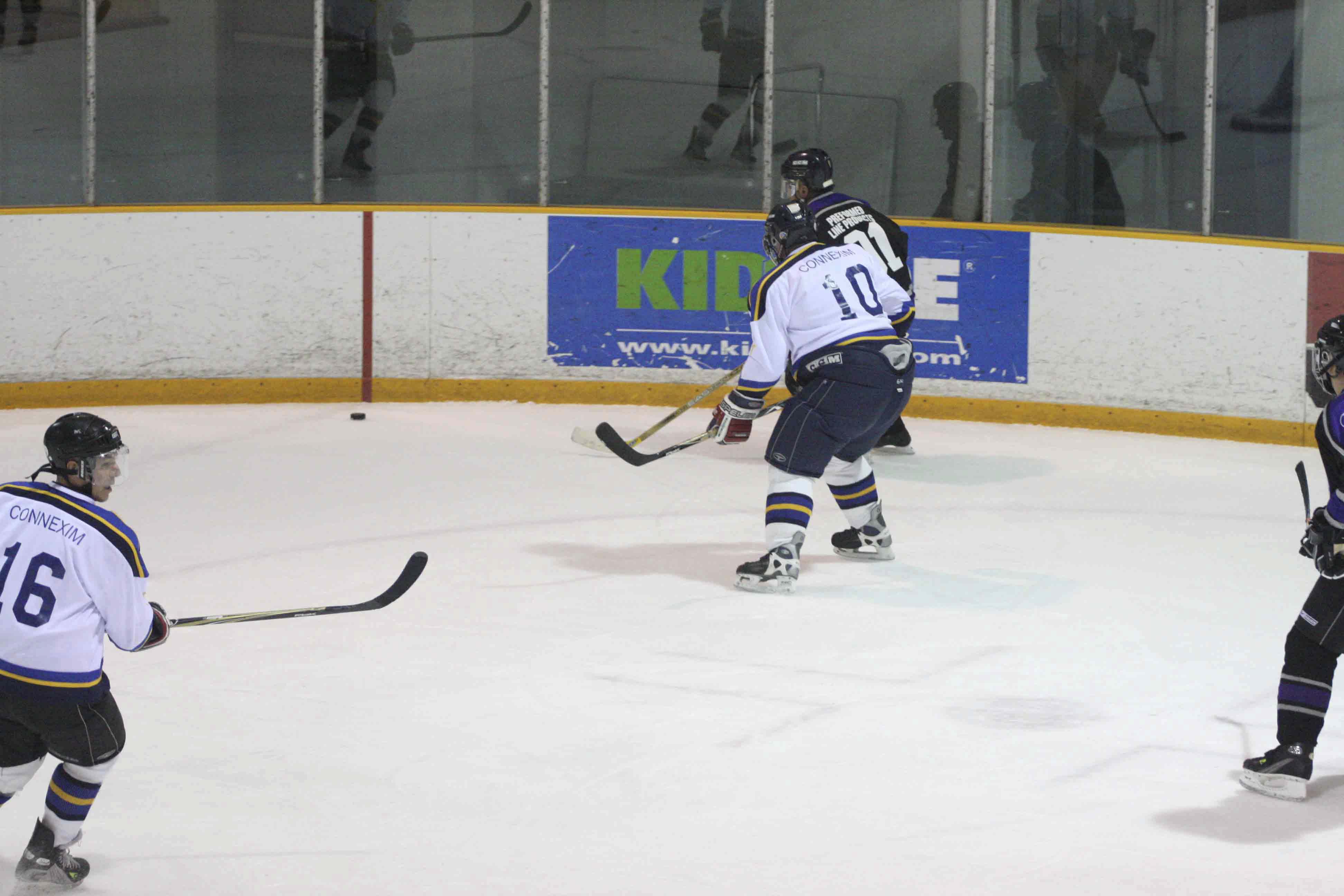 PHT_2009_On-The-Ice-711