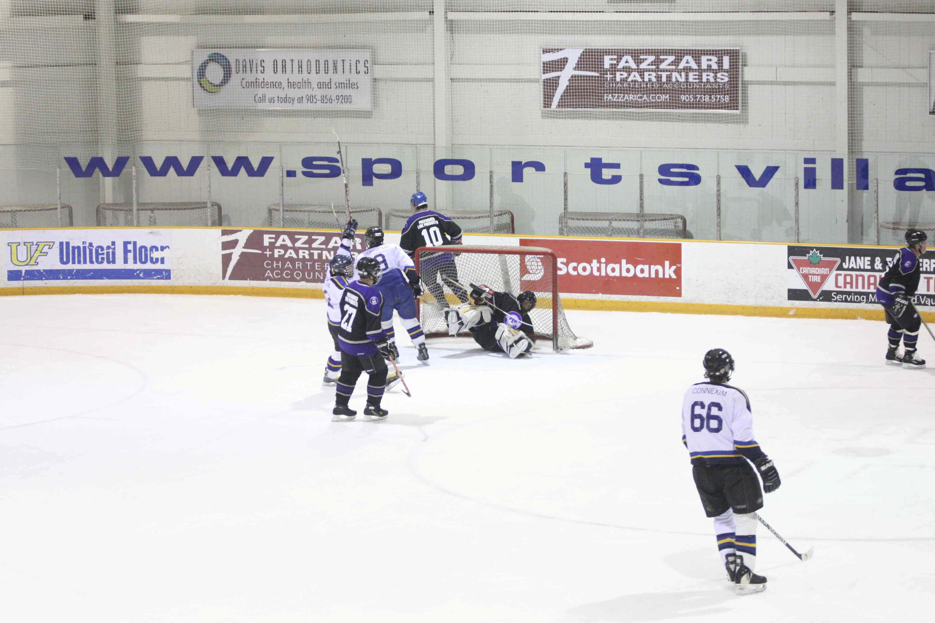 PHT_2009_On-The-Ice-739