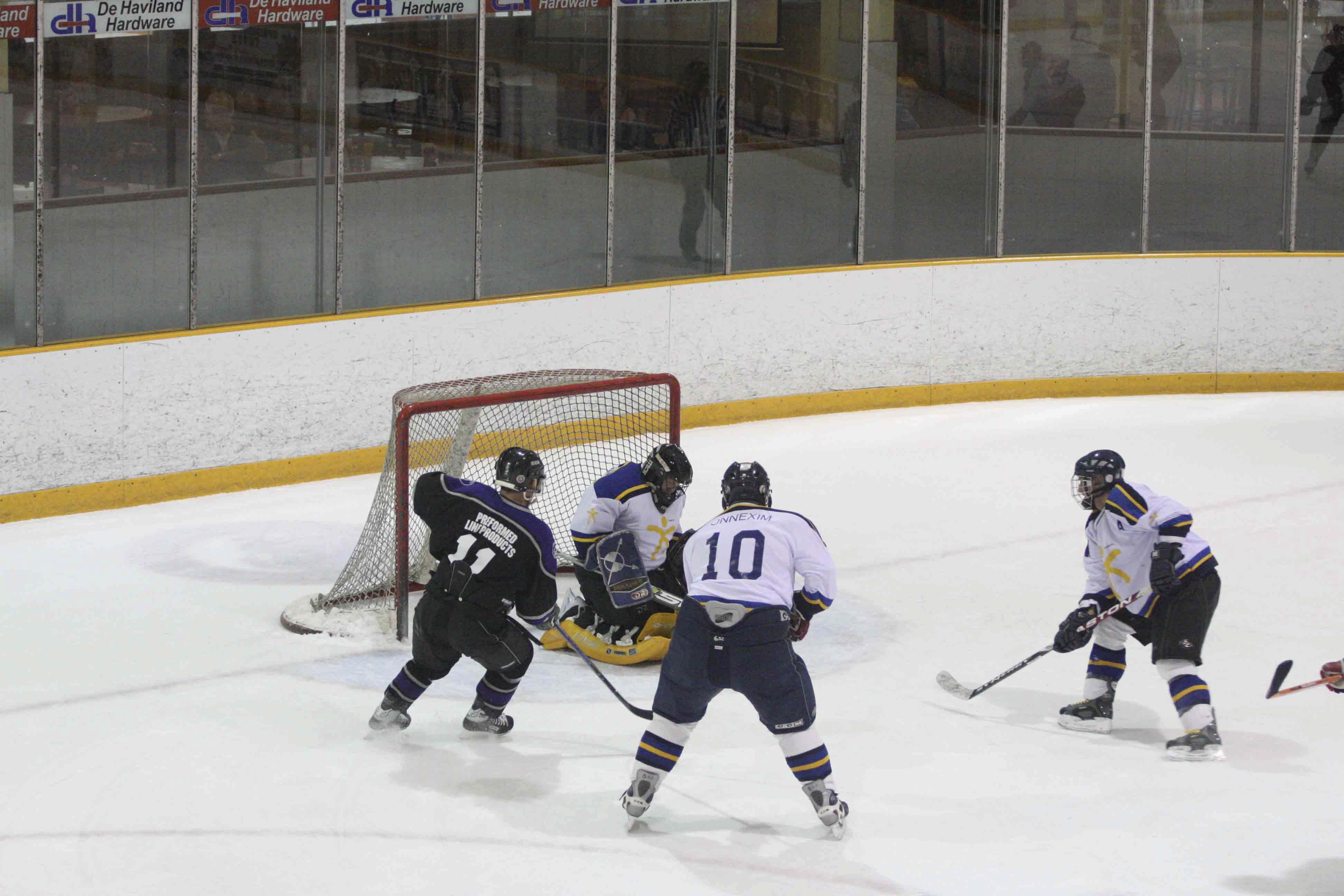 PHT_2009_On-The-Ice-758