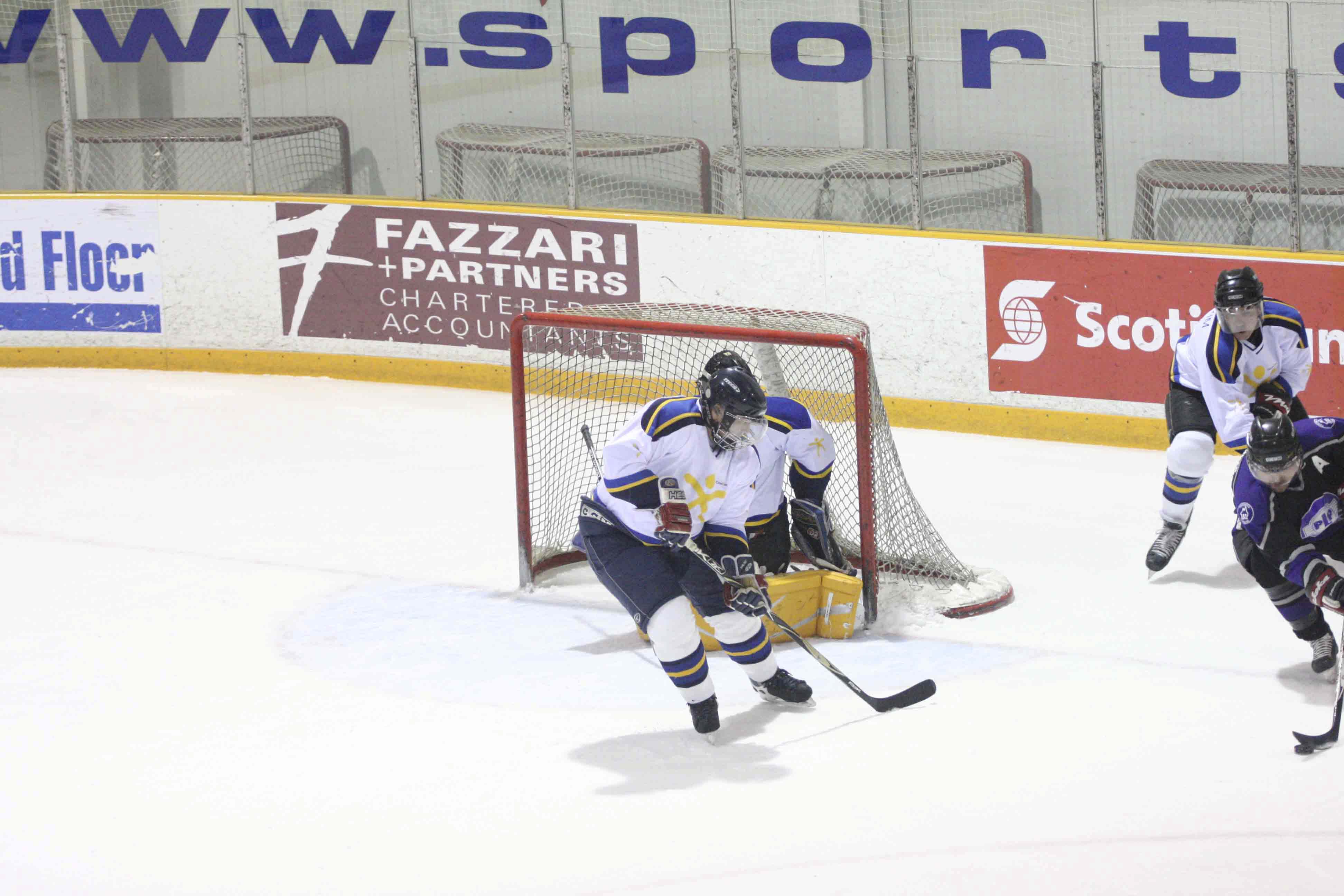 PHT_2009_On-The-Ice-800