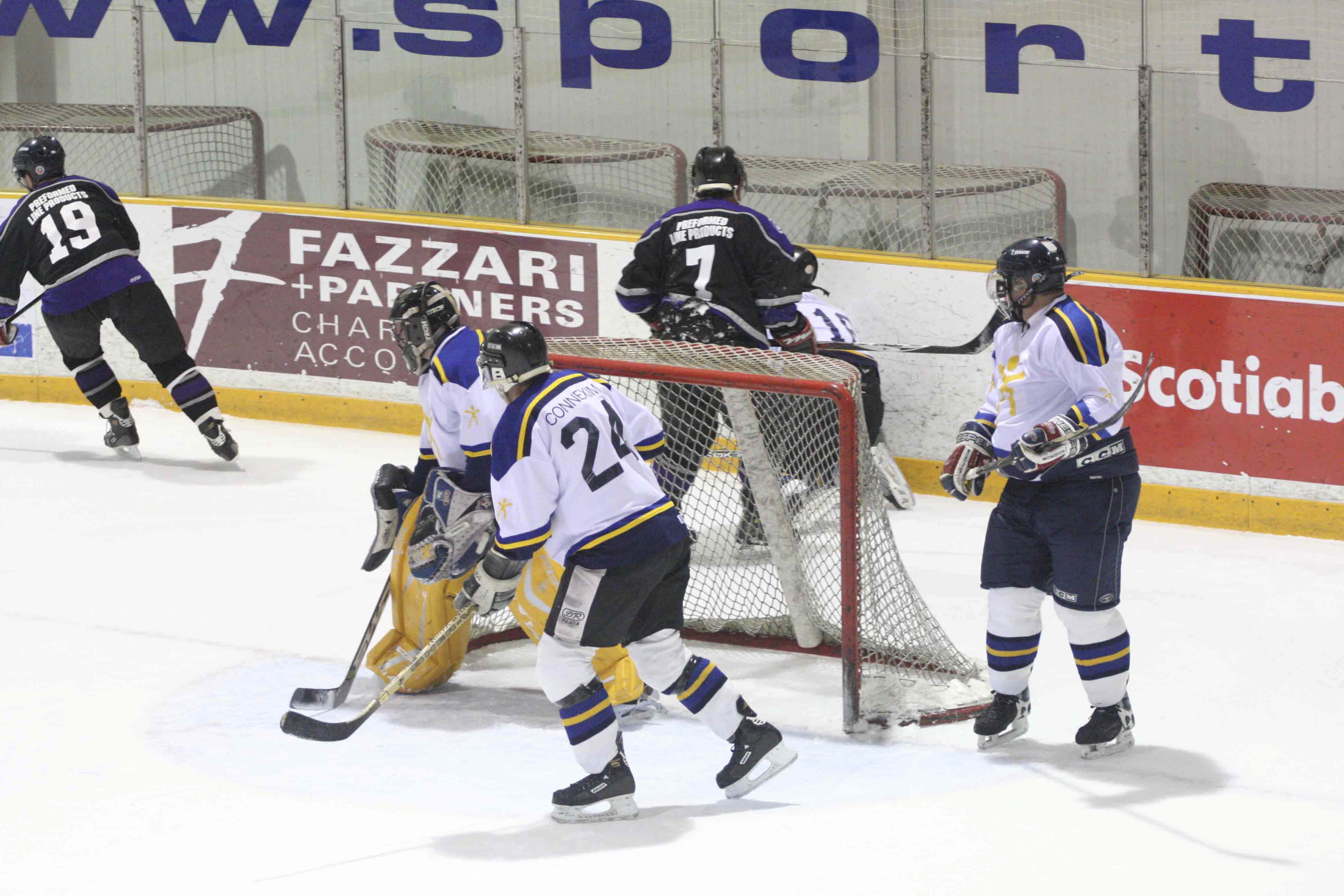 PHT_2009_On-The-Ice-829