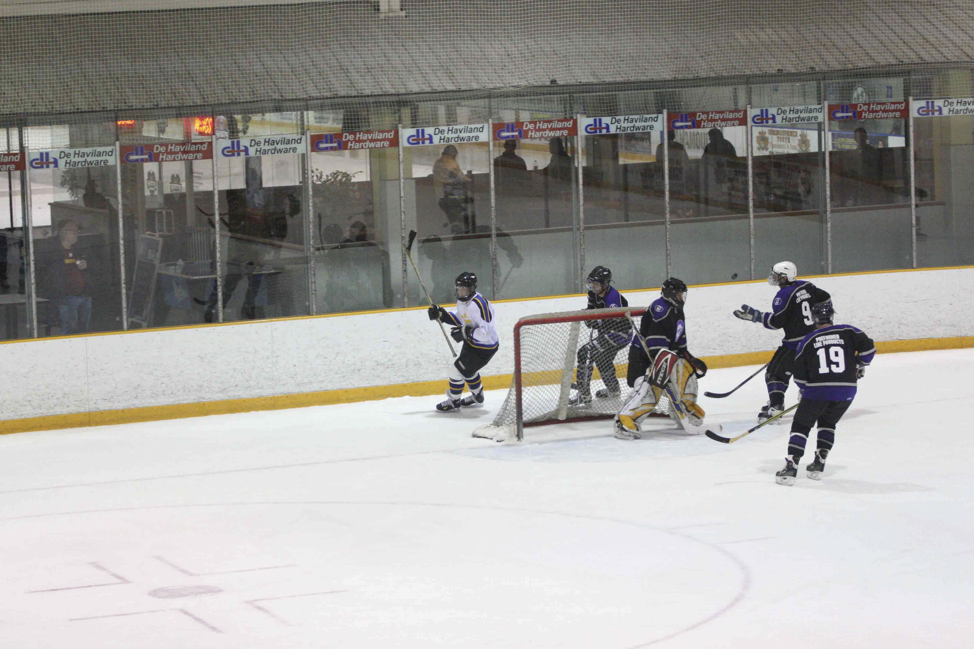 PHT_2009_On-The-Ice-868