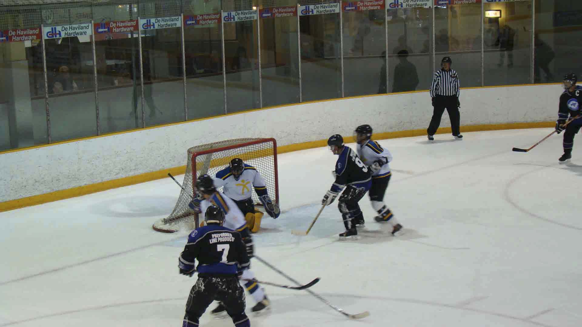 PHT_2009_On-The-Ice-940